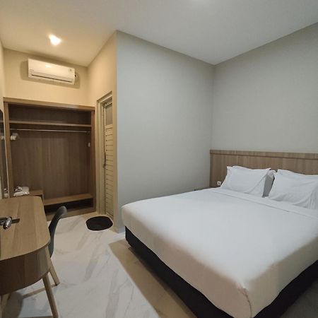 El Nipa Hotel Labuan Bajo Dış mekan fotoğraf