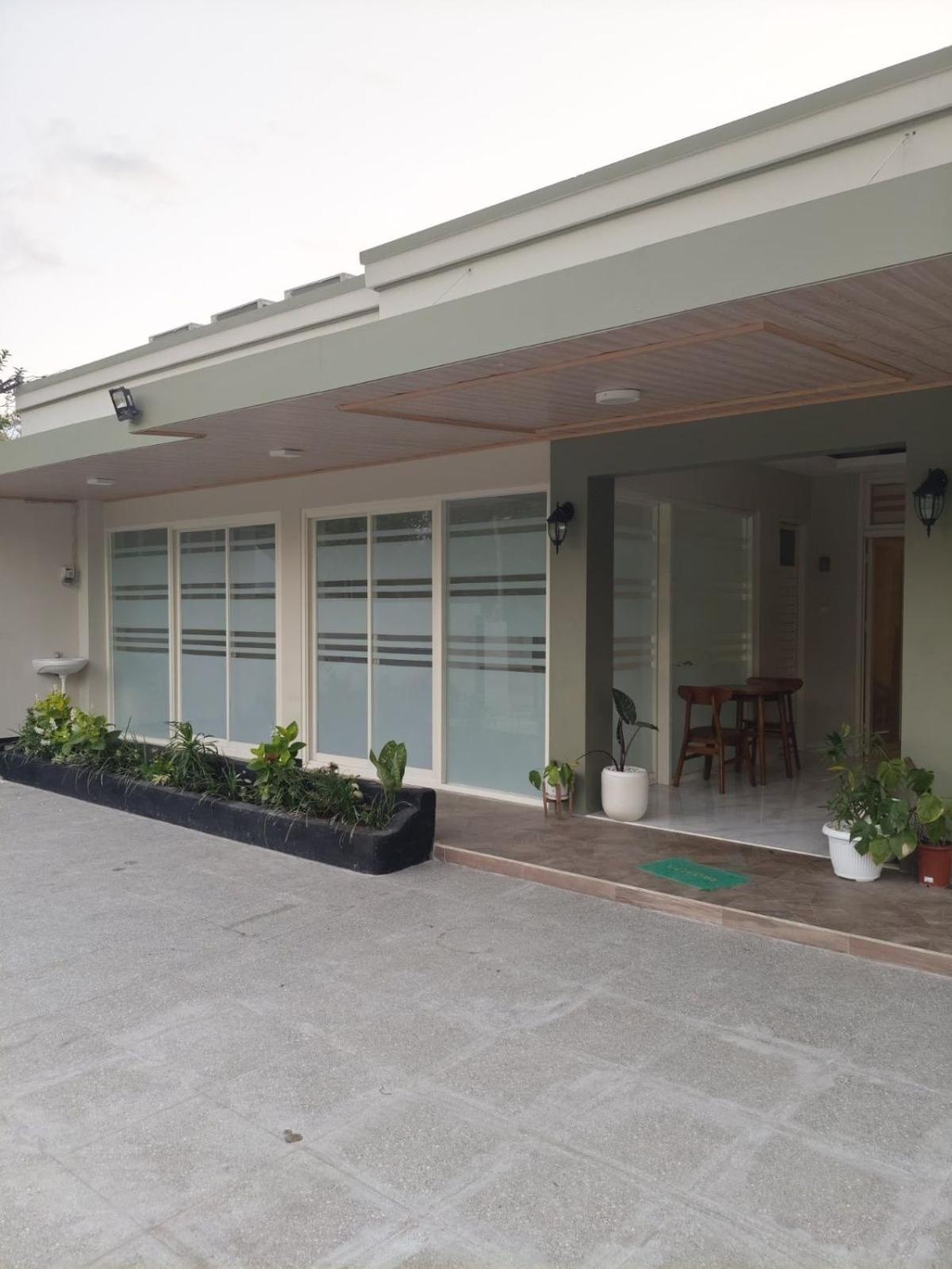 El Nipa Hotel Labuan Bajo Dış mekan fotoğraf